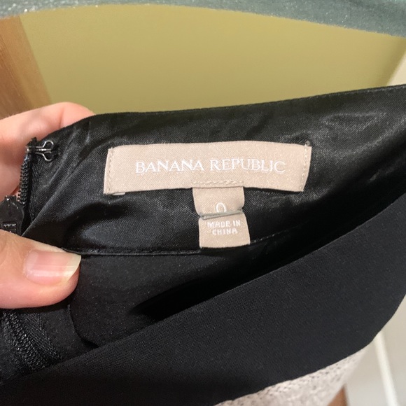 Banana Republic cream / back size 0 Skirt - Picture 3 of 3